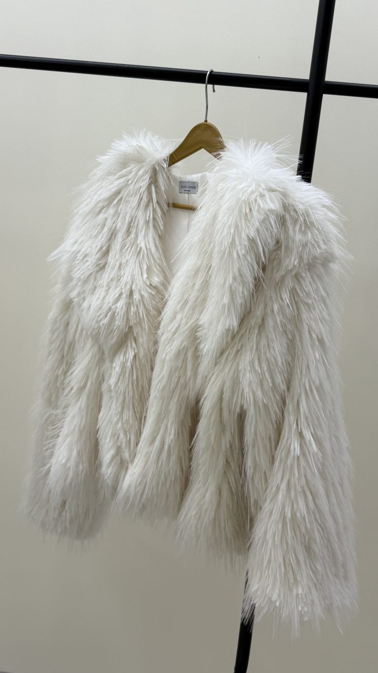 کت خز سفید سوزنی